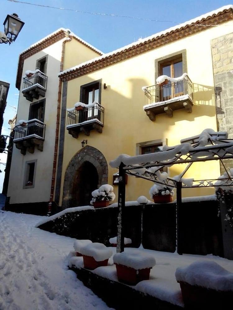 Hotel Federico II Castiglione De Sicilia Exterior photo