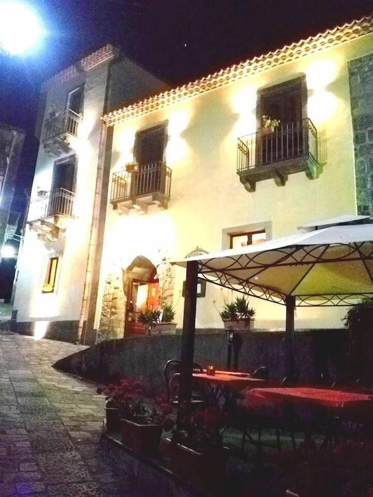 Hotel Federico II Castiglione De Sicilia Exterior photo